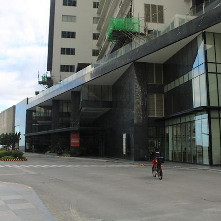 A2J Luxury Bgc Balcony Suite Near Sm Aura Taguig مانيلا المظهر الخارجي الصورة