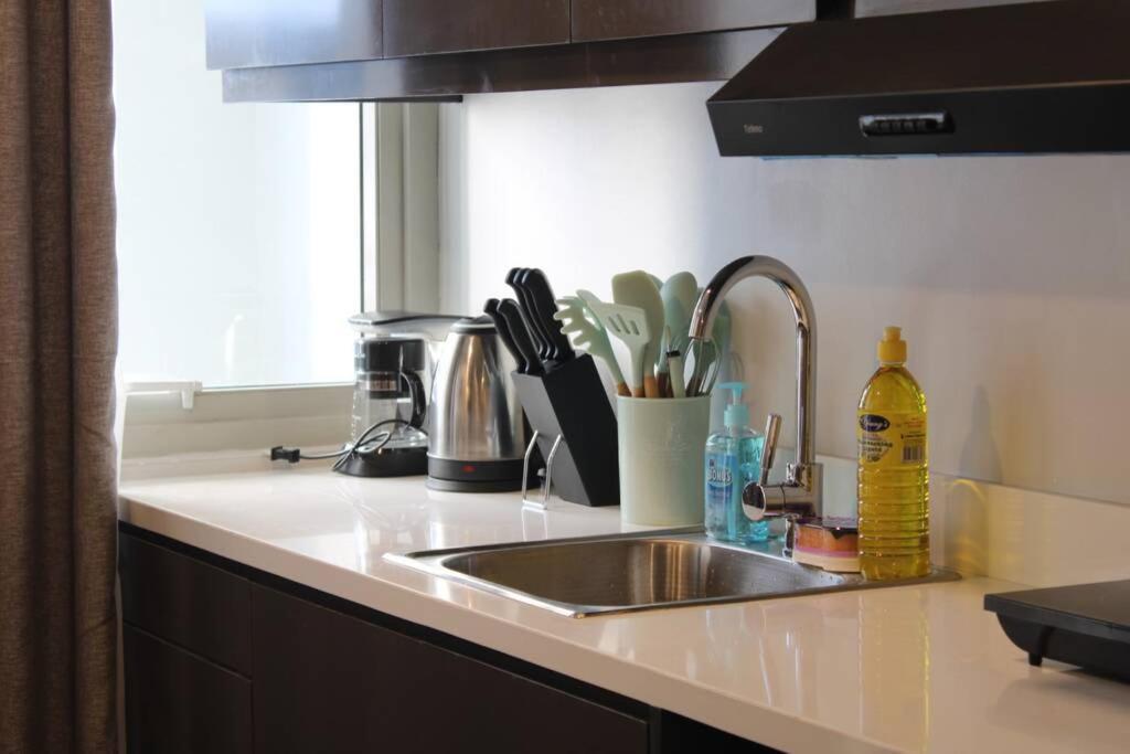 A2J Luxury Bgc Balcony Suite Near Sm Aura Taguig مانيلا المظهر الخارجي الصورة