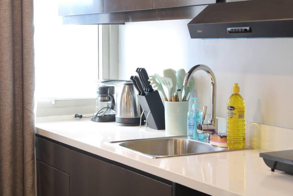 A2J Luxury Bgc Balcony Suite Near Sm Aura Taguig مانيلا المظهر الخارجي الصورة
