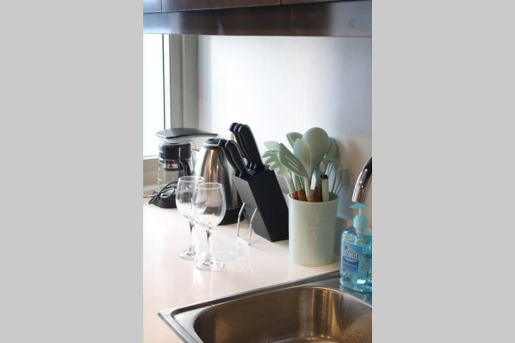 A2J Luxury Bgc Balcony Suite Near Sm Aura Taguig مانيلا المظهر الخارجي الصورة